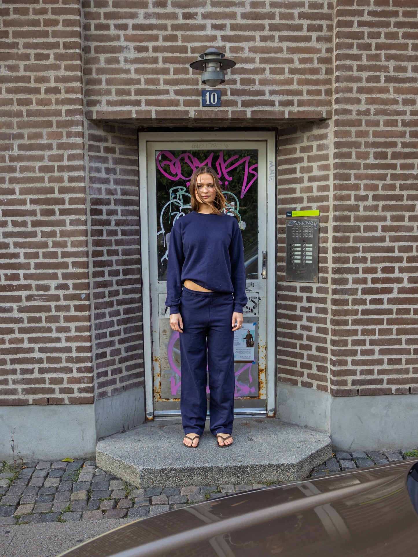 Kajsa är 174 cm lång och bär storlek S.