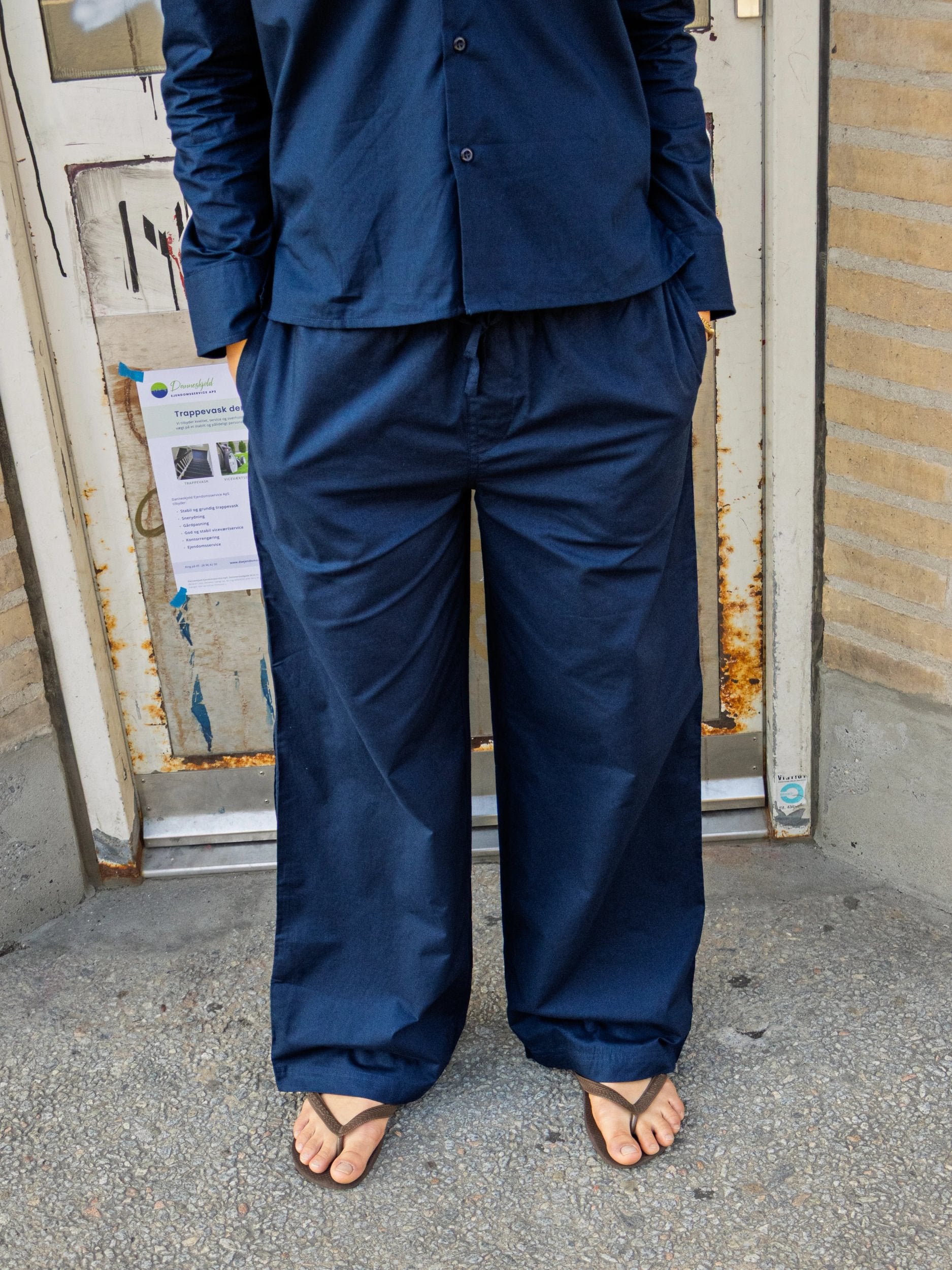 Kajsa är 174 cm lång och bär storlek S. 