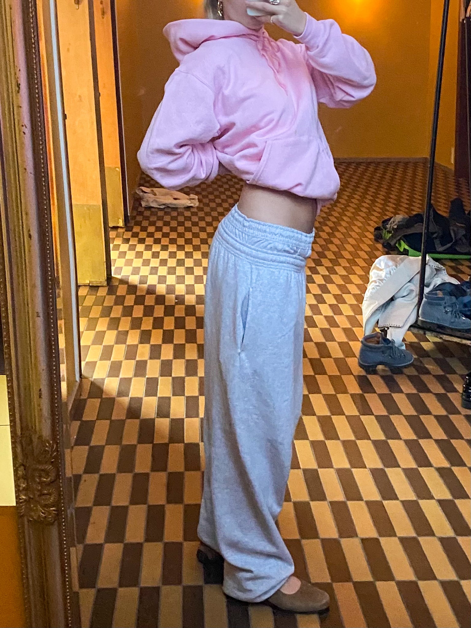 Alberte är 166 cm lång och bär storlek XXL. | grå 