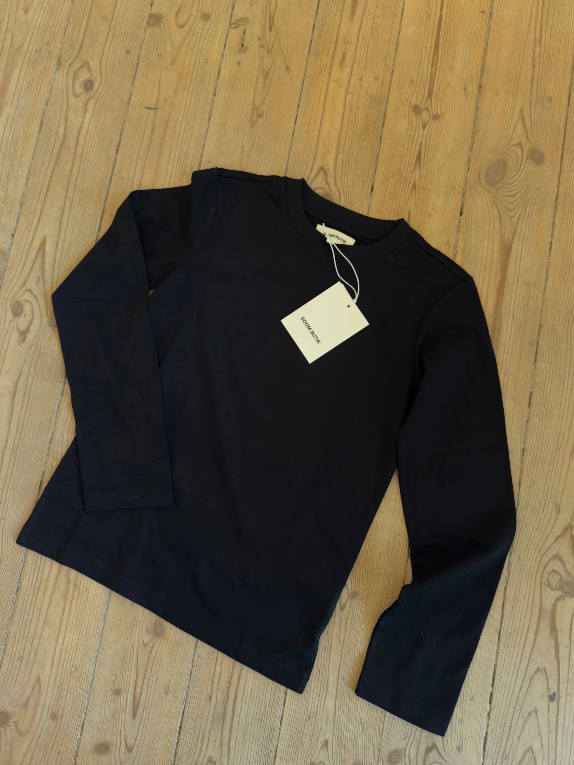 | svart