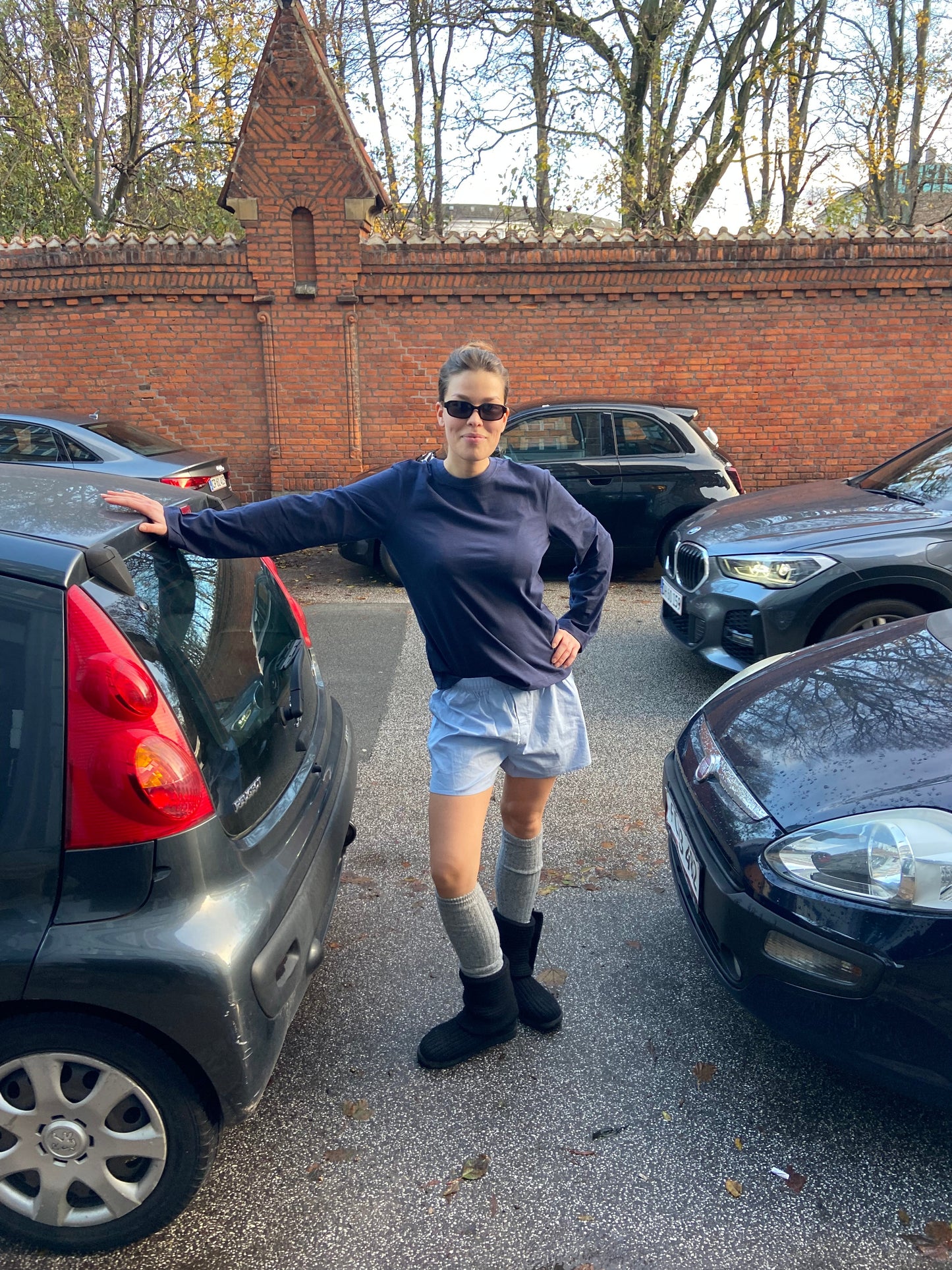 Charlotte är 178 cm lång och bär storlek XS-S. | ljusblå
